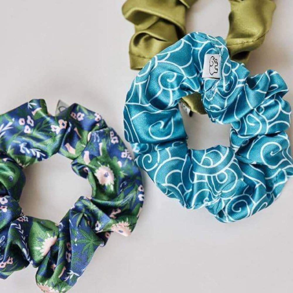 Ivory Ella Floral Scrunchie Set in Baja Blue